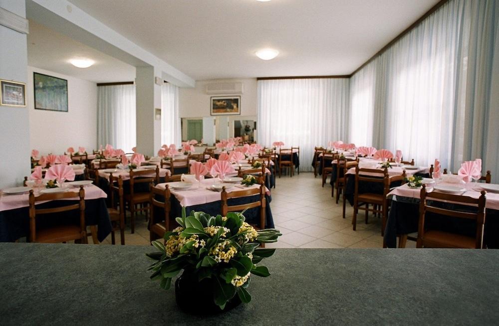 Hotel Trinidad Rimini Extérieur photo